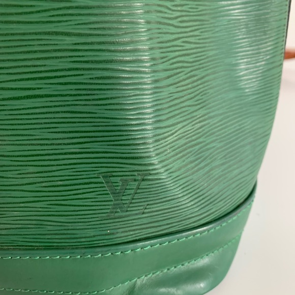 Authentic Louis Vuitton Epi Noe - Picture 8 of 8